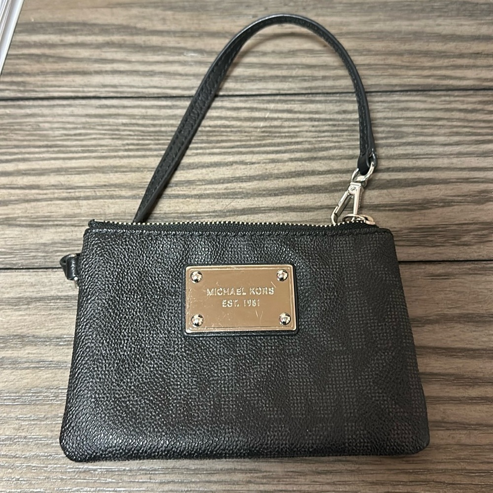 MICHAEL Michael Kors MK Logo Gray Black “Jet Set”.  Wristlet Mini Bag